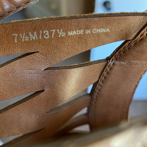 Vince camuto strappy healed sandals - Picture 9 of 9